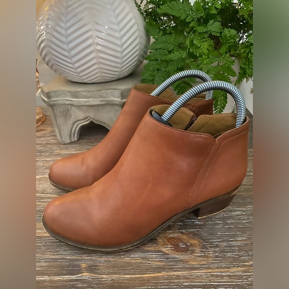 Womens Lucky Brand Basel‎ Side Zip Ankle Boots - Size 6M - Picture 2 of 9